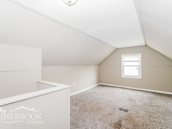 4th image of 831 Lyman Ave