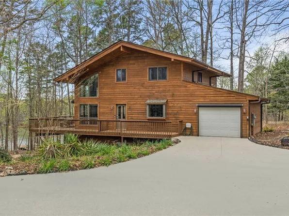 121 Lake Breeze Ln, Westminster, SC 29693