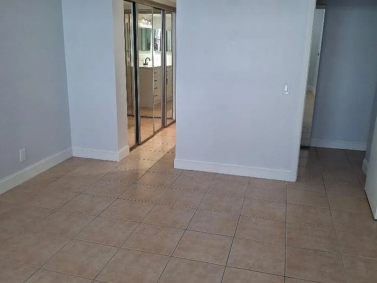 105 Lake Emerald Dr #406 — Photo 17