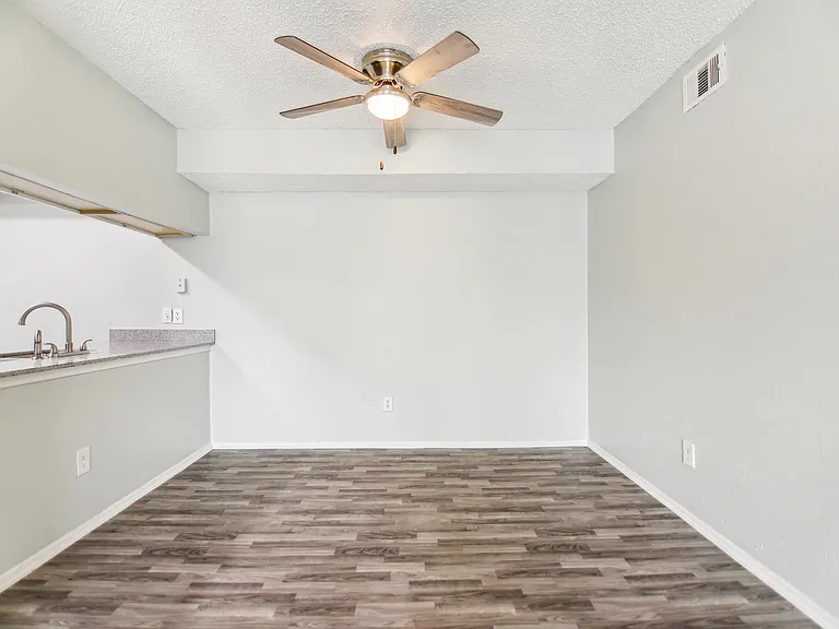 Rochelle Place — Photo 6