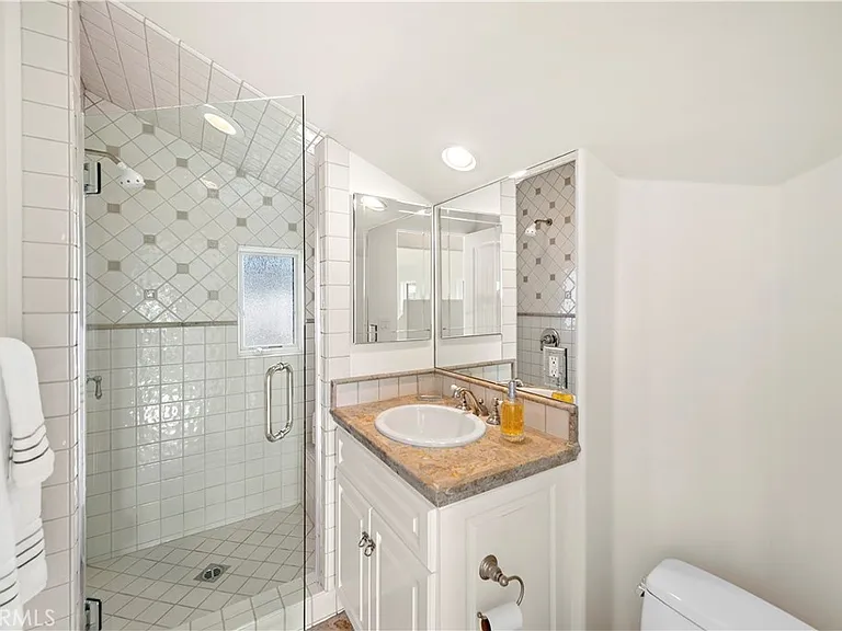 432 Acacia Ave — Photo 11