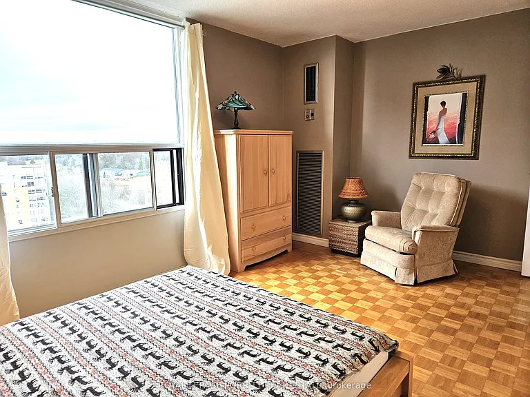 1535 Lakeshore Rd E #1704 — Photo 15