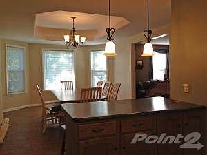 Breakfast counter, Dining room