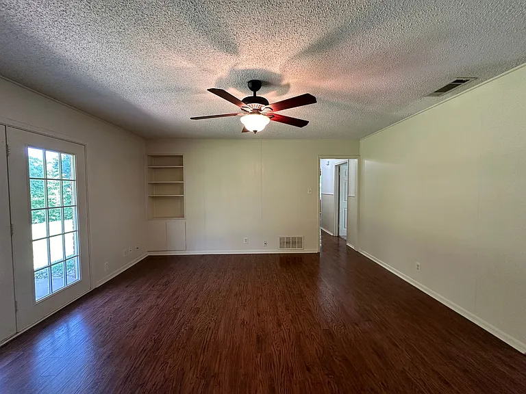 8142 Tina Dr — Photo 7