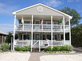 6 S Barnegat Ave, Surf City, NJ 08008