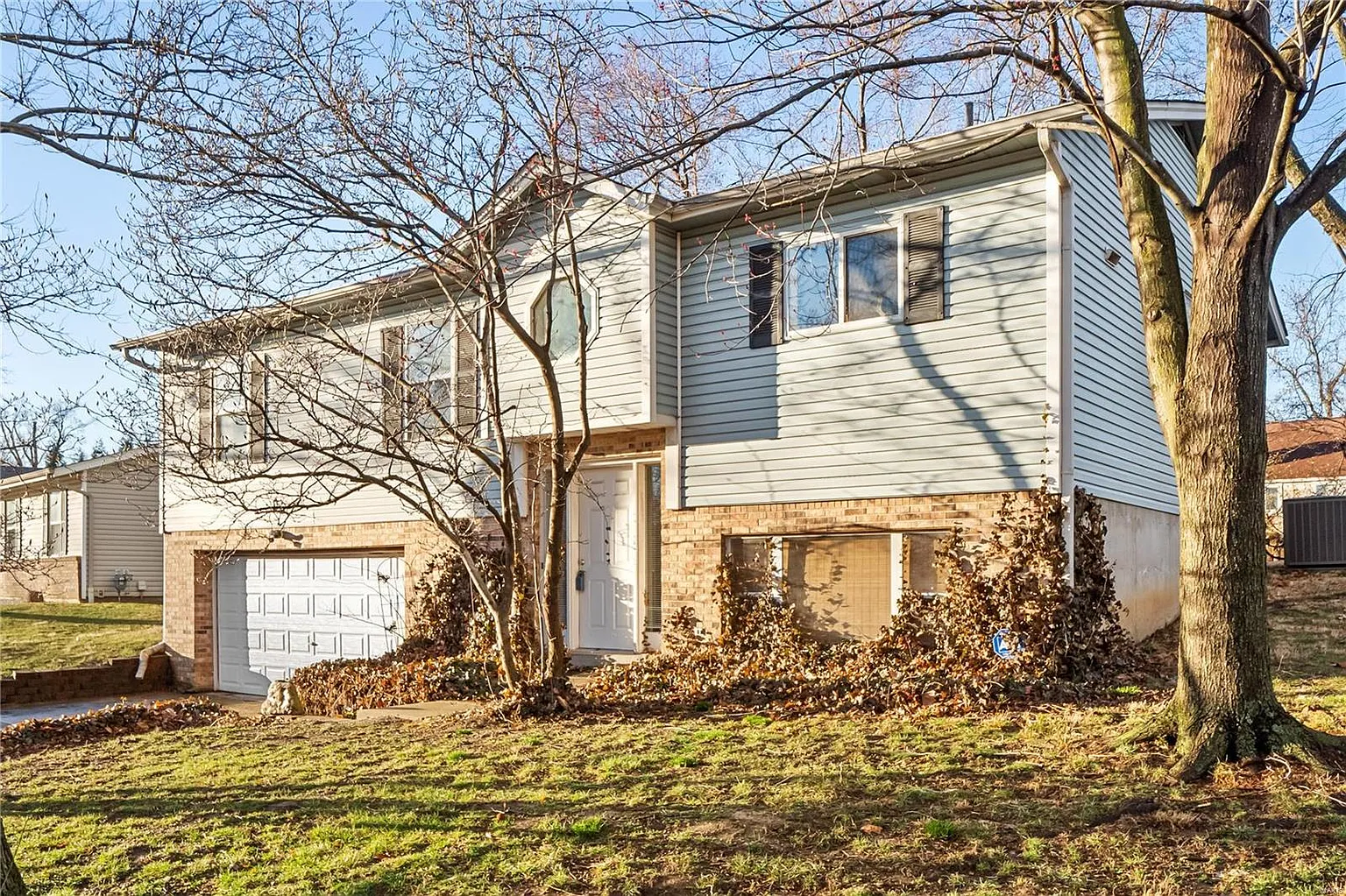 906 W Woolwick Ct photo 1