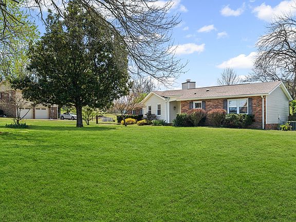 4th image of 702 Shute Ln