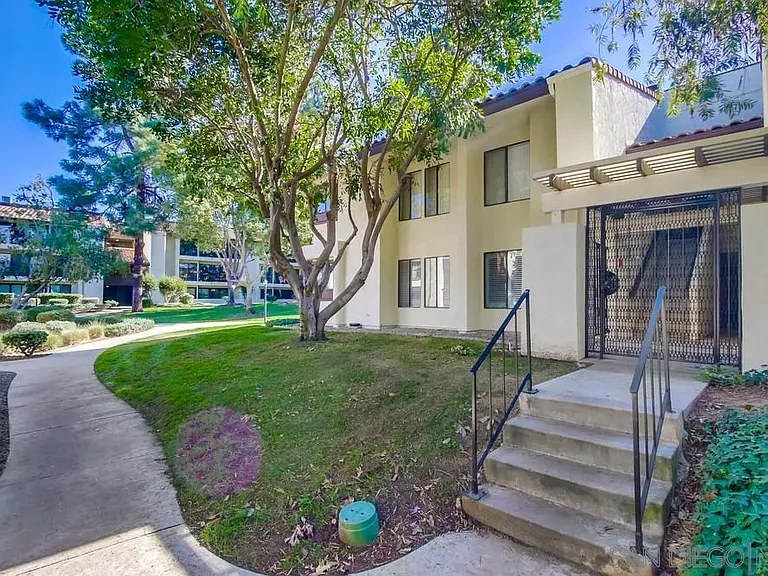 17617 Pomerado Rd #215 — Photo 35