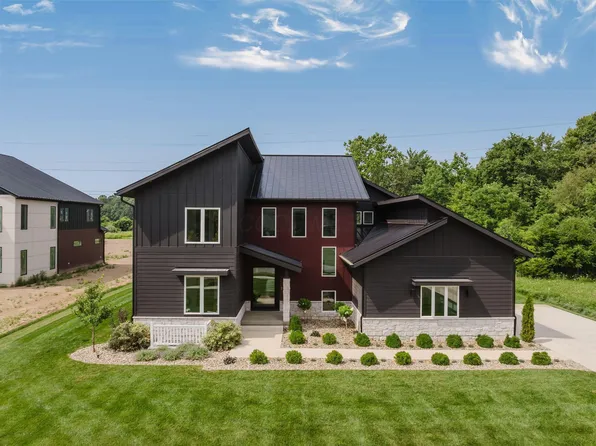 1022 Lale Point, Delaware, OH 43015