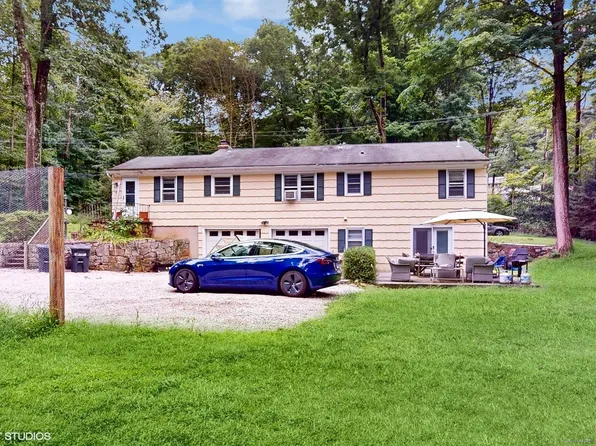 305 Westport Turnpike, Fairfield, CT 06824