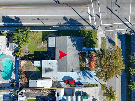 2nd image of 822 N 20th Ave