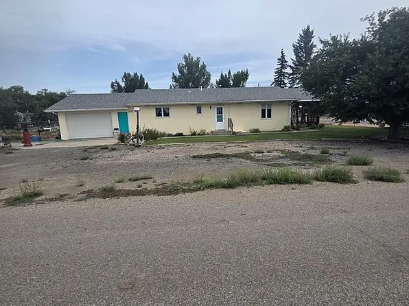 224 1st Ave E, Deaver, WY 82421