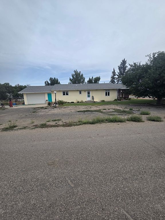224 1st Ave E - Property Image