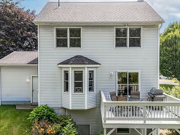 5th image of 8 Cobb Ln