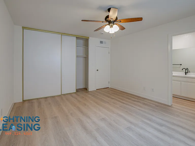 536 E Cypress Ave #302 — Photo 16