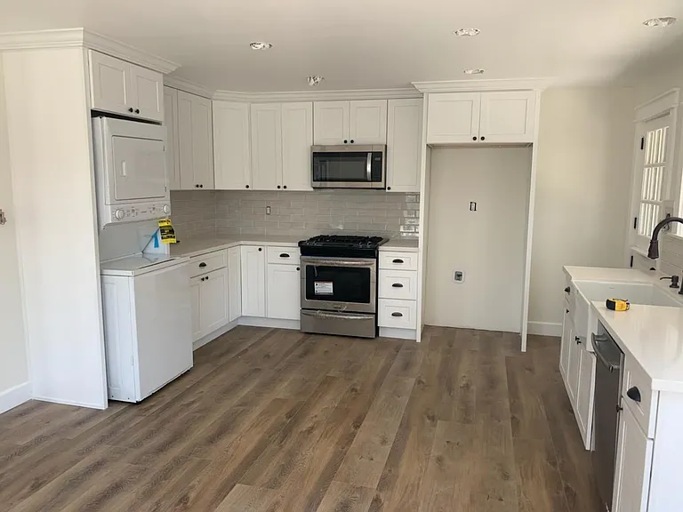 323 S Parker St — Photo 8