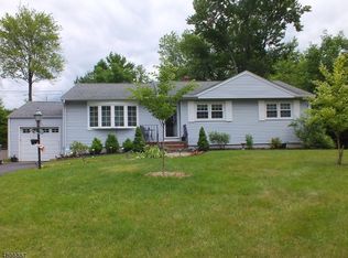 28 Academy Dr, Whippany, NJ 07981