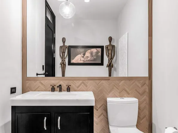 425 West 50th Street image 13 of 16