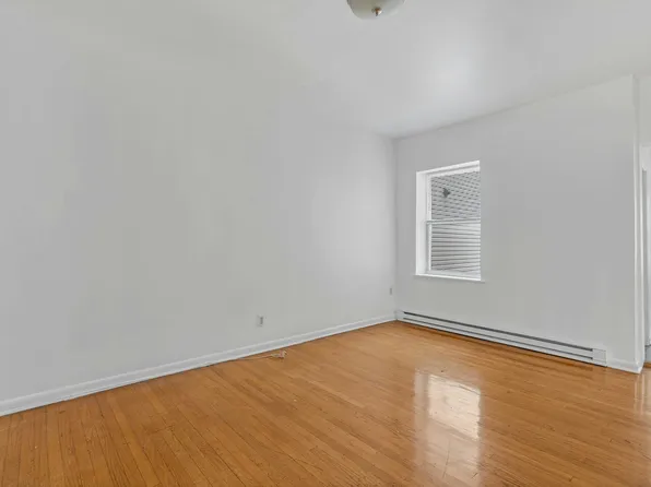 372-74 Summit Avenue image 9 of 46