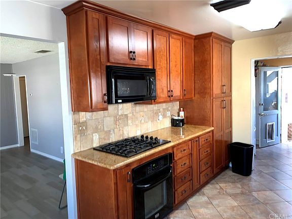 4th image of 21411 Longworth Ave
