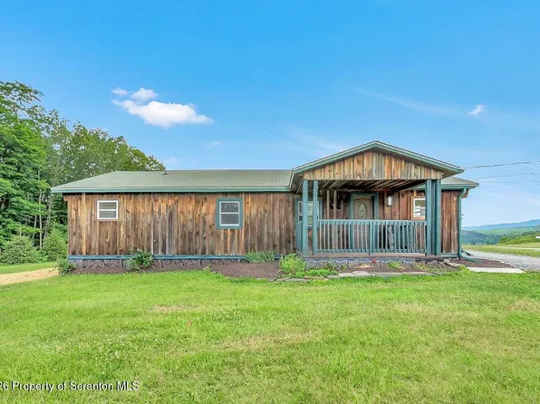 2 Beaver St, Carbondale, PA 18407