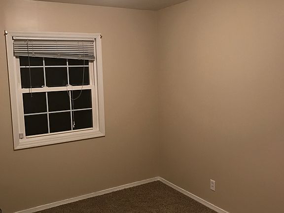 5th image of 2429 Moorewood Dr