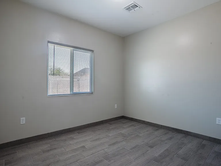 1358 N Apache Dr #1 — Photo 33