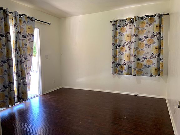 4th image of 12651 Glen St