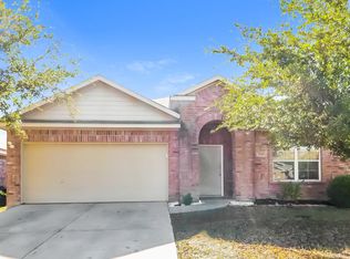 3220 Royal Crest Dr, Fort Worth, TX 76140