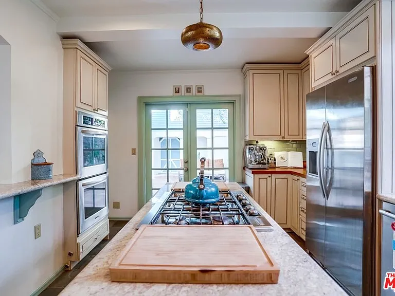 2154 Willetta St — Photo 16