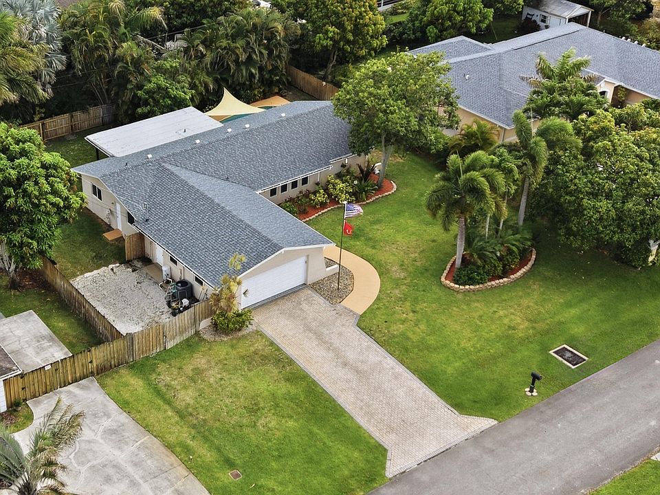 1st image of 55 W Cypress Road