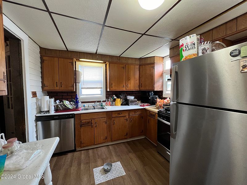 2nd image of 6 N Oak Street