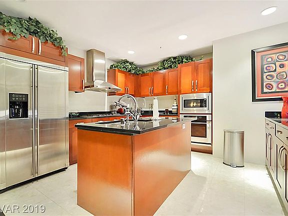 5th image of 4525 Dean Martin Dr Unit 2700