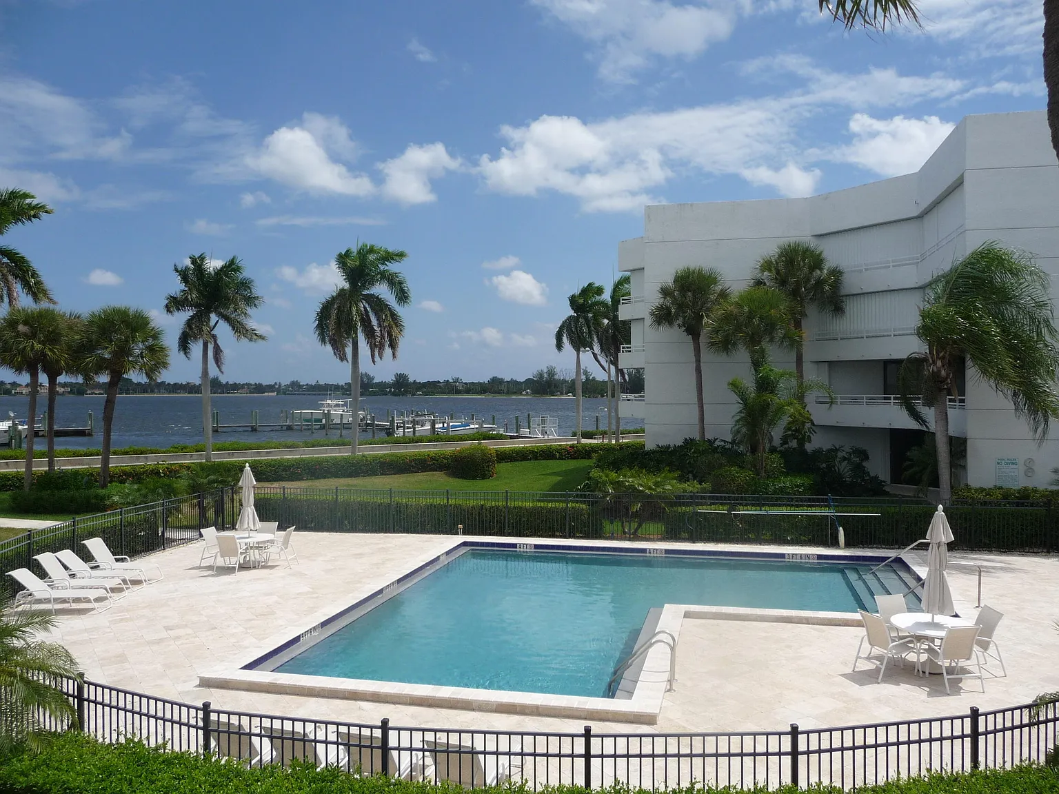 Flagler Yacht Club — Photo 1