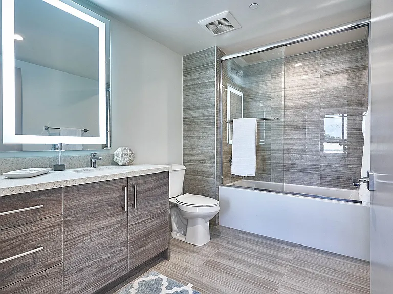 Lido Apartments - 4847 Oakwood — Photo 10