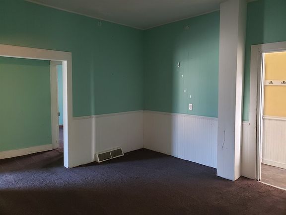 3rd image of 1303 A Ave