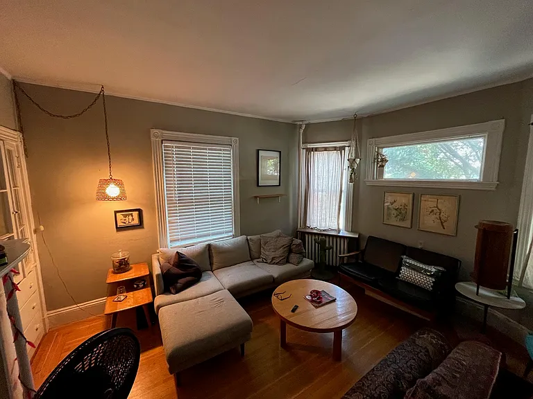 4 Woodstock Ave #1 — Photo 7