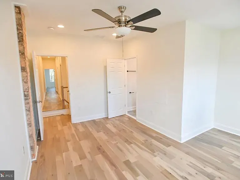 1227 Washington Blvd — Photo 10