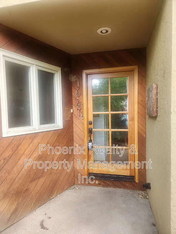 3 bed, 2.0 bath, 1049 sqft, $2,800 — Photo 1
