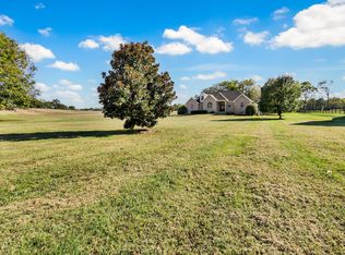 2994 Rossview Rd, Clarksville, TN 37043