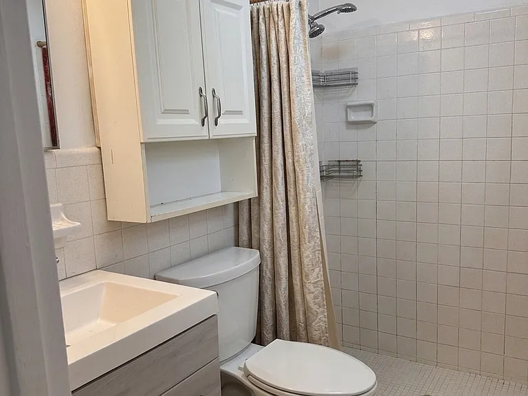 49 SW 11th St #3 — Photo 7