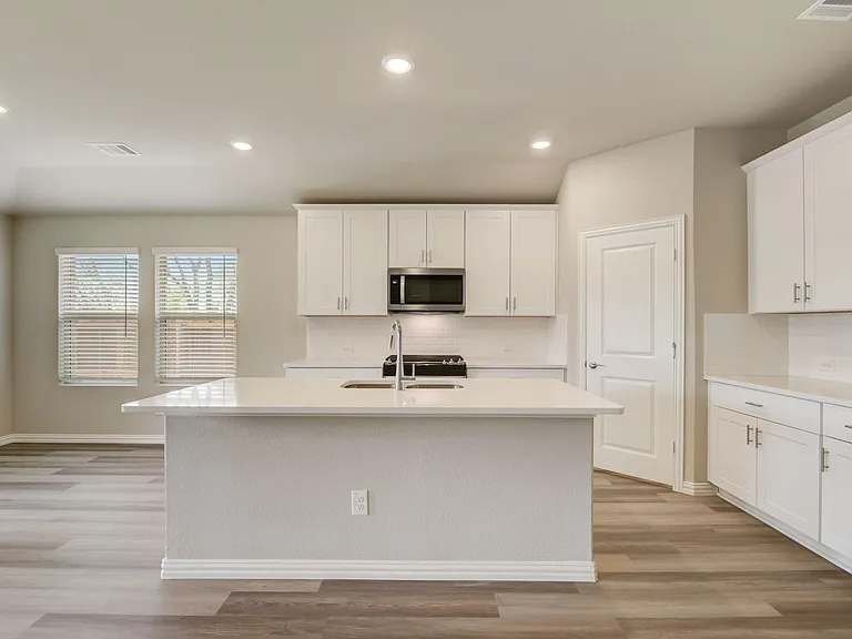 310 Sugarlands Dr — Photo 3