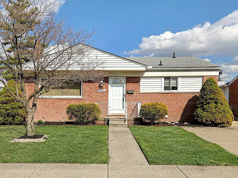 8241 Clippert St — Photo 2