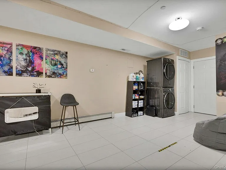 142 Brook St #B — Photo 26