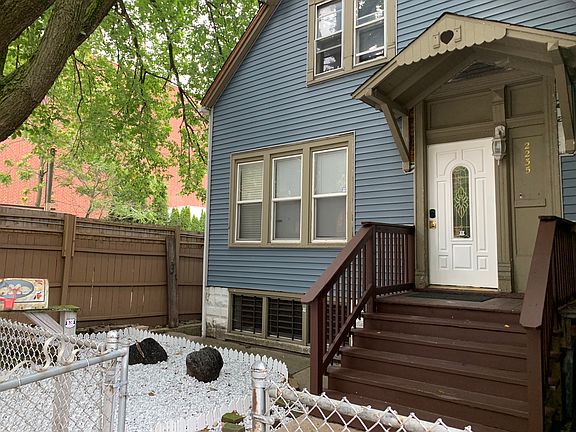 2nd image of 2235 W Belmont Ave #0