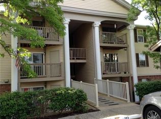 733 Ridgeside Dr APT I, Ballwin, MO 63021