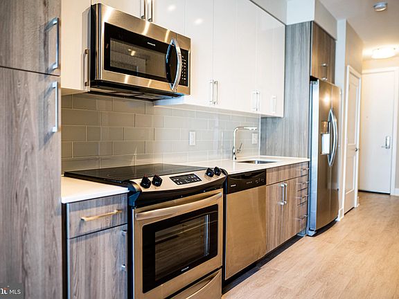 2nd image of 145 Riverhaven Dr Unit 422