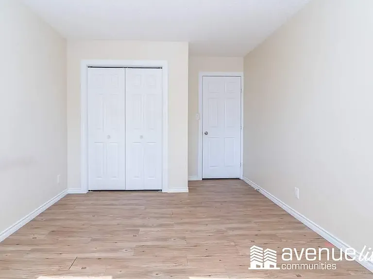 633 28th St W — Photo 39