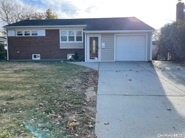 51 Flower Road, Valley Stream, NY 11581