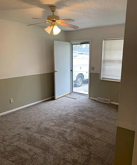 4063 Bruene Ave — Photo 15